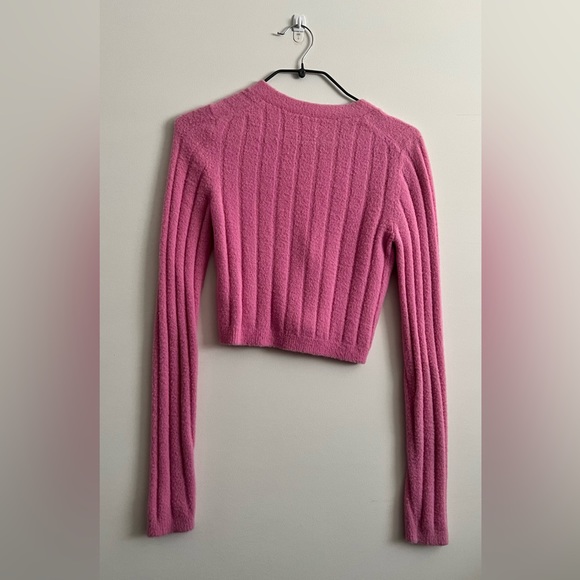 Aritzia 'Hush Knit' Wilfred Bubblegum Pink V-neck fitted cardigan - Picture 2 of 5